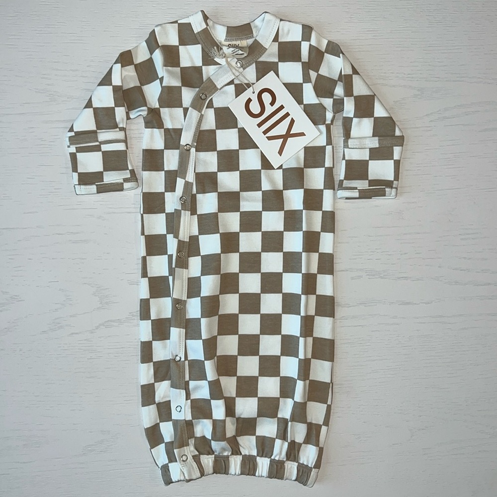 SIIX Organic Cotton Cream Neutral Checkerboard Gown Onesie 0-3 months